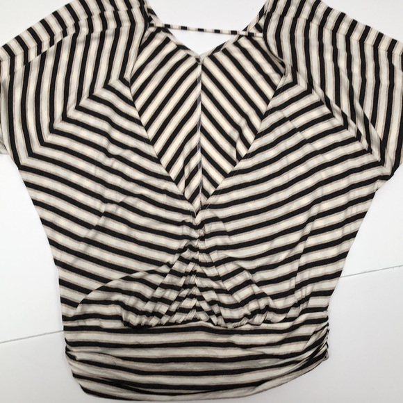 Unique Ella Moss - top - partly open in the back - black/white/beige str… - Picture 8 of 10